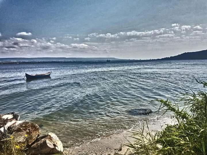 Хотел Тримата Мускетари Varna Esterno foto